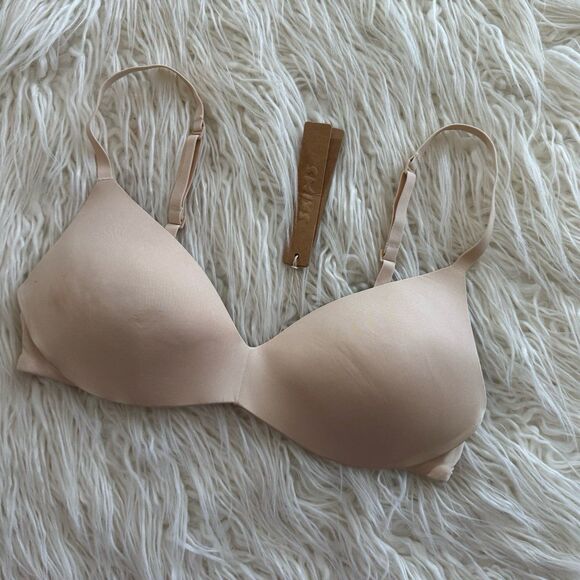 Skims Wireless Form Pushup Plunge Bra Sand Size 32B - Picture 4 of 8